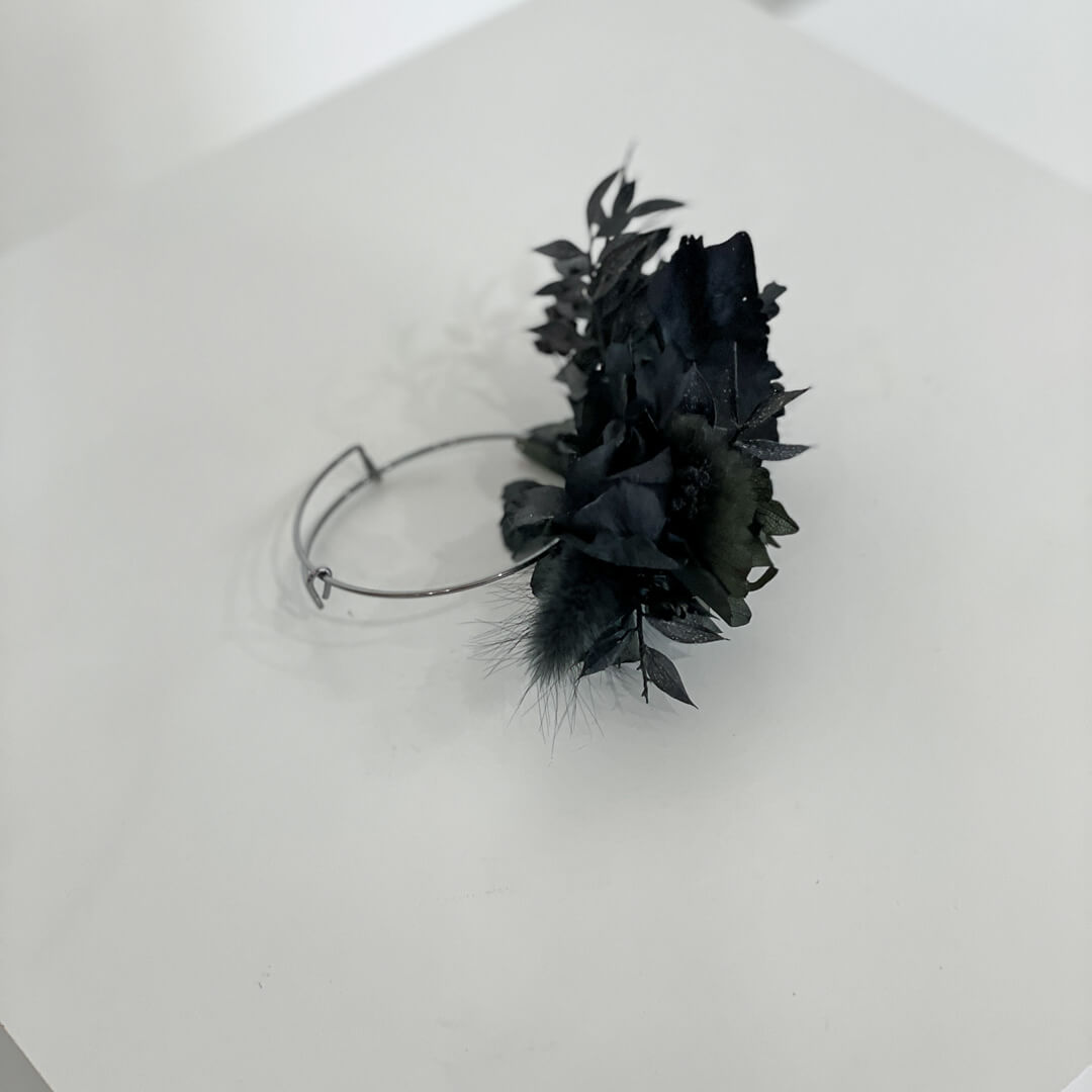 Armband Trockenblumen schwarz metall - Lykke&You GmbH