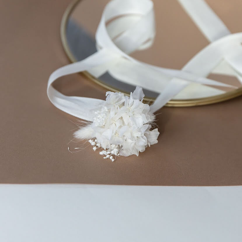 Armband Trockenblumen weiß mit Hortensie - Lykke&You GmbH
