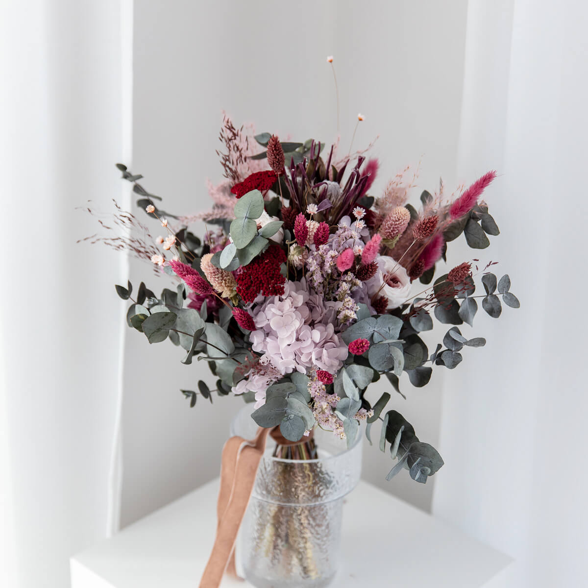 Berry Love: Brautstrauß Trockenblumen in beerigen Tönen - Lykke&You GmbH