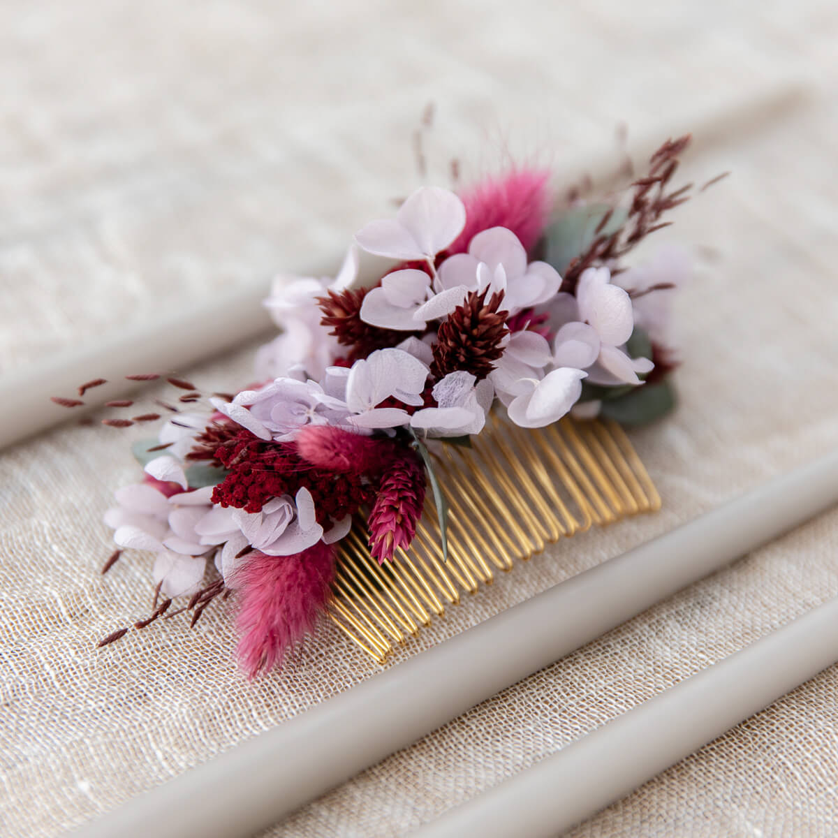 Romantische Verführung: Haarkamm Berry aus Trockenblumen für deinen Look - Lykke&You GmbH