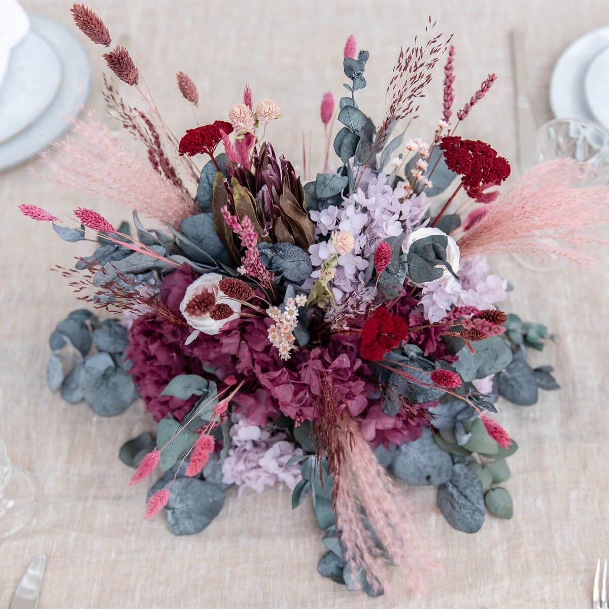Trockenblumengesteck Berry: Elegante Blumen in beerigen Tönen - Lykke&You GmbH