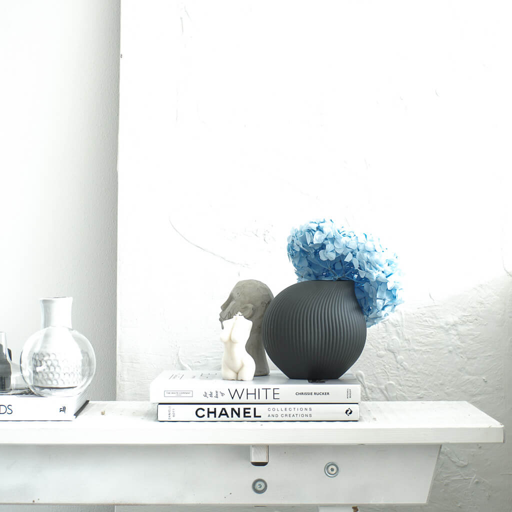 Vase schwarz grau Trockenblume Hortensie
